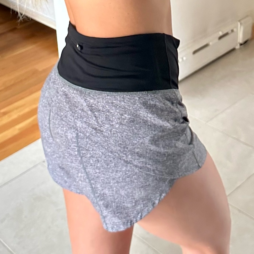 Lululemon High/Mid Rise Speed Up Shorts Size 6